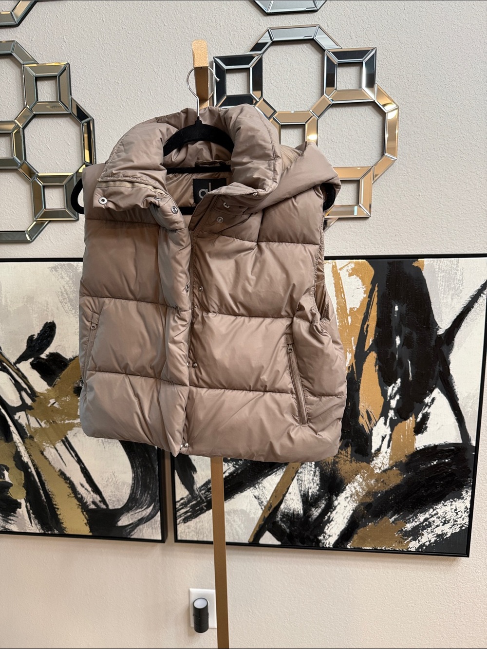 ALO Yoga Quilted Puffer Vest Taupe - Picture 8 of 14